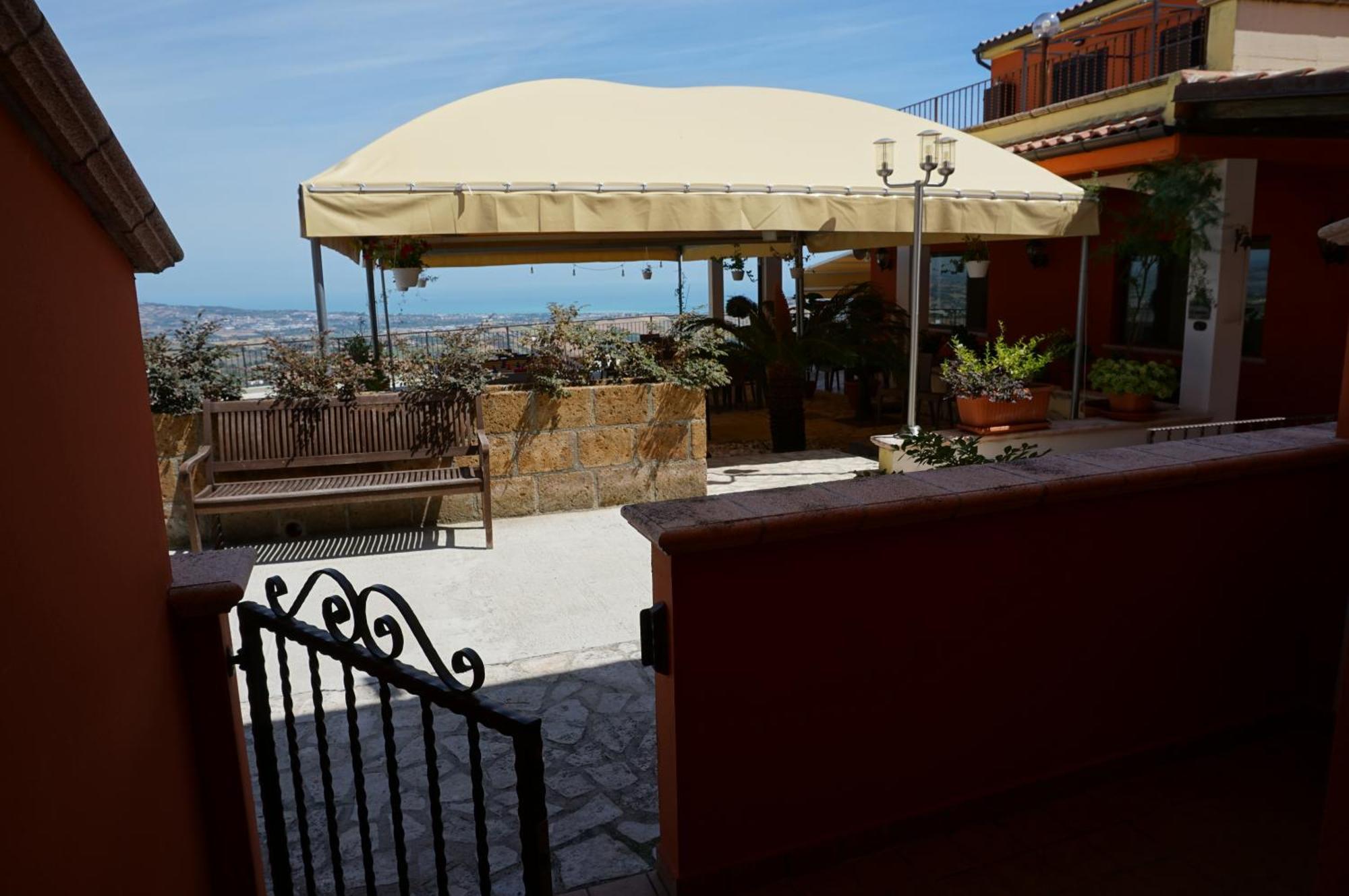 Bed and Breakfast La Terrazza Motta Atri Zewnętrze zdjęcie